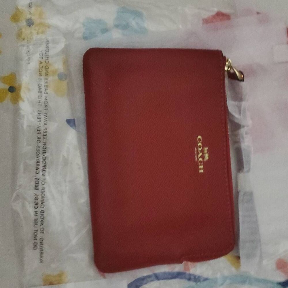 NWT COACH WRISTLET - Picture 6 of 6